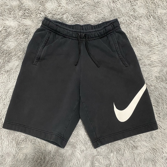 Nike Club Shorts Big White Swoosh - Picture 1 of 2